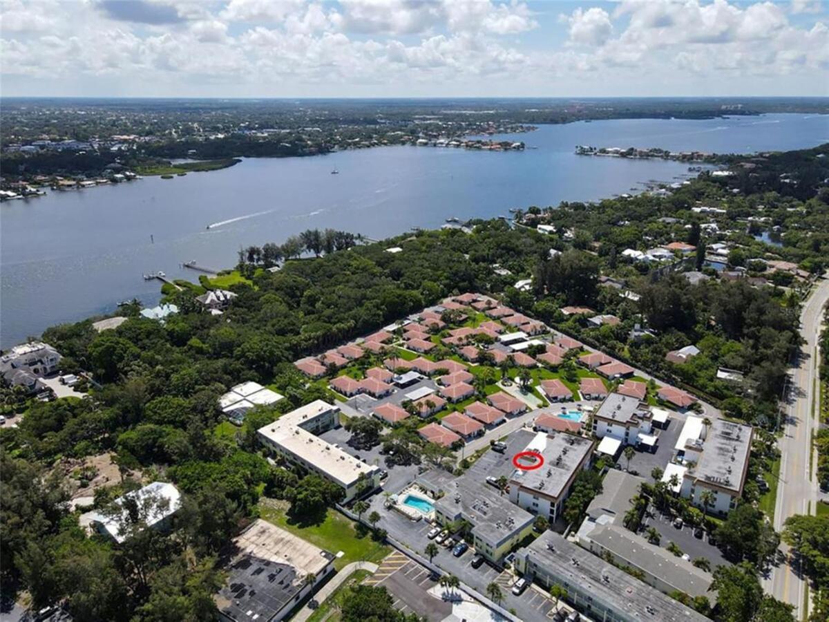 Updated Condo With Pool, Walk To Crescent Beach & Restaurants! Sarasota Exterior foto